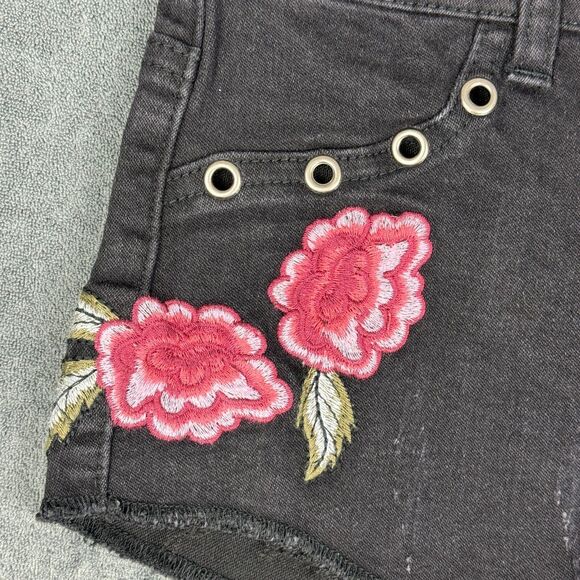 LITZ by UNIQ Black Floral Embroidered Denim Booty Shorts Juniors Sz Small NEW - Picture 4 of 6